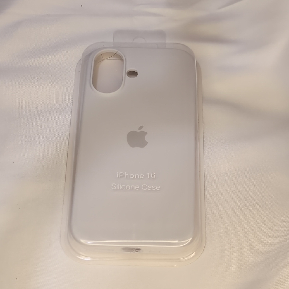Apple iPhone 16 Silicone Case - Cream
